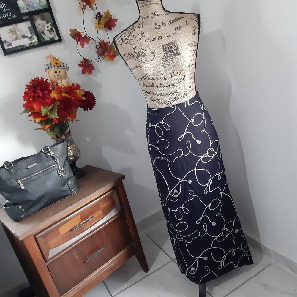 Country Shop Maxi Skirt - Picture 5 of 8